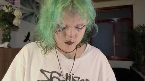 Snapshot of eloisee_ chatting on March 8, 2026, 9:29 pm Eloise . online show from March 8, 2026, 9:29 pm