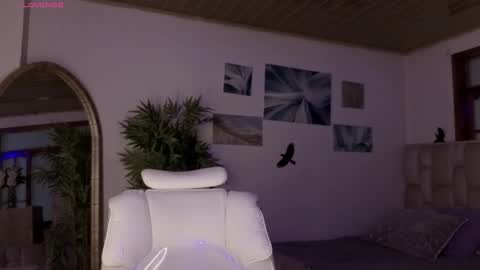 Snapshot of eloisee_ chatting on March 12, 2026, 8:15 pm Eloise . online show from March 12, 2026, 8:15 pm
