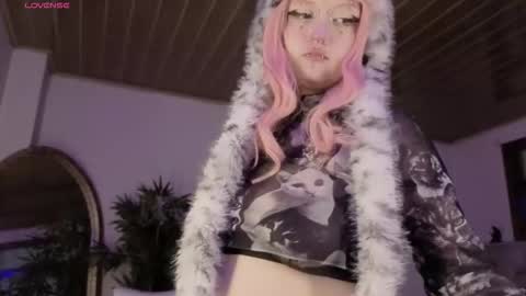 Snapshot of eloisee_ chatting on March 17, 2026, 8:23 pm Eloise . online show from March 17, 2026, 8:23 pm