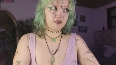 Snapshot of eloisee_ chatting on March 24, 2026, 8:47 pm Eloise . online show from March 24, 2026, 8:47 pm