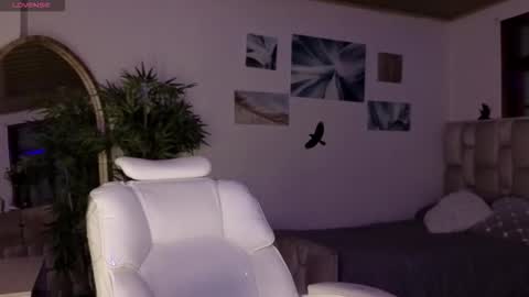 Snapshot of eloisee_ chatting on March 28, 2026, 7:57 pm Eloise . online show from March 28, 2026, 7:57 pm