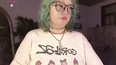 Snapshot of eloisee_ chatting on April 15, 2026, 8:31 pm Eloise . online show from April 15, 2026, 8:31 pm