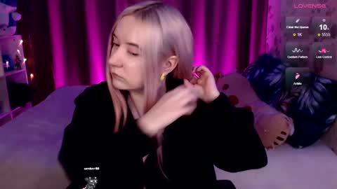 Snapshot of elovinora chatting on December 20, 2024, 7:28 pm Ela give me a thumbs up if you like it and this is important for the development of the account online show from December 20, 2024, 7:28 pm