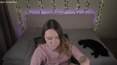 Ela give me a thumbs up if you like it  and this is important for the development of the account online show from March 5, 2026, 8:38 pm