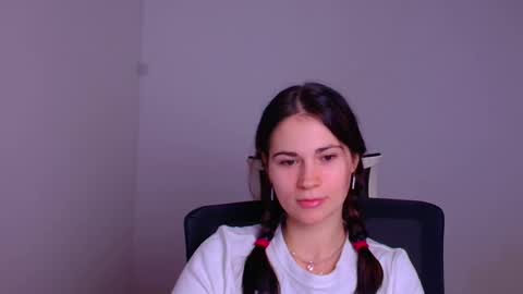 Snapshot of elsa_mur chatting on January 9, 2025, 7:29 pm Elsa online show from January 9, 2025, 7:29 pm