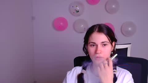 Snapshot of elsa_mur chatting on February 16, 2025, 11:05 pm Elsa online show from February 16, 2025, 11:05 pm