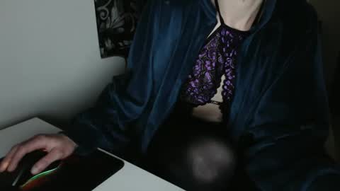 Snapshot of elssa_rush chatting on March 12, 2025, 5:49 pm elssa_rush online show from March 12, 2025, 5:49 pm