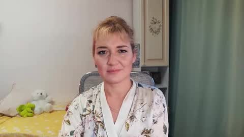 Snapshot of elviraforyou chatting on December 2, 2024, 11:23 am Elvira online show from December 2, 2024, 11:23 am