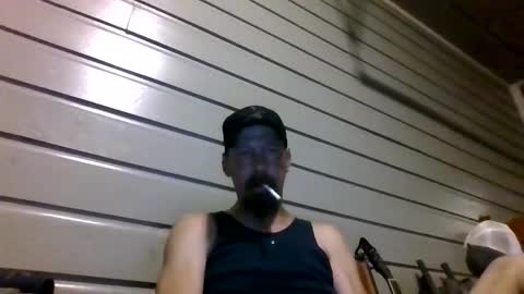 Snapshot of elwooood7 chatting on October 18, 2025, 1:34 pm elwooood7 online show from October 18, 2025, 1:34 pm