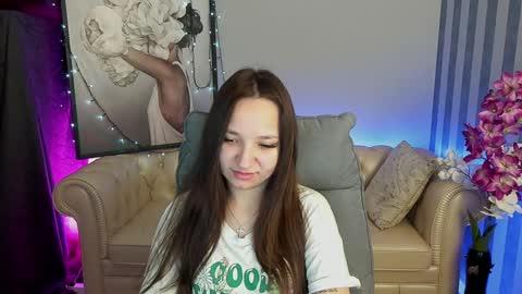 Snapshot of elyslunar_ chatting on December 13, 2024, 6:21 am Call me Elis online show from December 13, 2024, 6:21 am