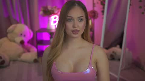 Elyssa online show from March 13, 2026, 7:31 pm