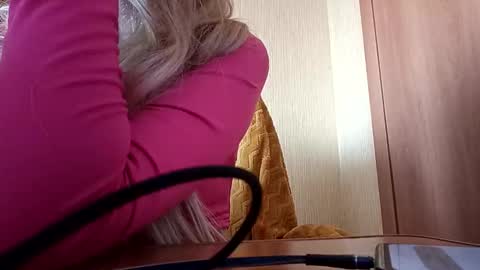 Elza Kom online show from September 19, 2025, 3:41 am