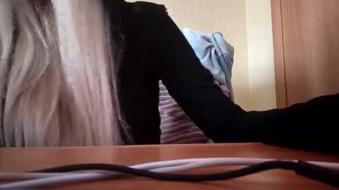 Elza Kom online show from October 24, 2025, 7:16 am