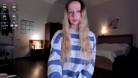 Snapshot of em_emilie chatting on March 1, 2026, 5:15 pm Emilie online show from March 1, 2026, 5:15 pm