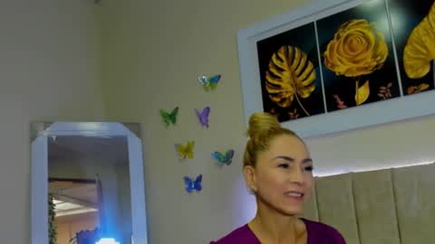 ema garcia  online show from September 22, 2025, 1:35 pm