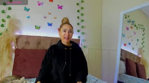 ema garcia  online show from October 18, 2025, 12:39 pm
