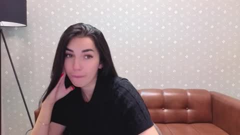 ema_grasie online show from November 19, 2025, 1:44 pm