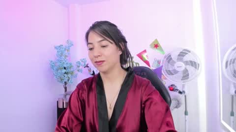 Ema louisx  online show from December 30, 2024, 8:47 pm