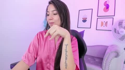 Ema louisx  online show from January 14, 2025, 4:50 pm