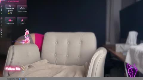 Ema Love online show from December 18, 2025, 2:06 am