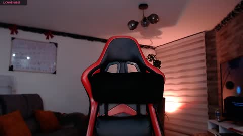 ema_ploxx online show from January 11, 2025, 2:41 am