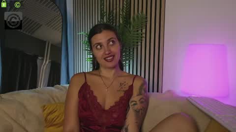Snapshot of ema_reese chatting on July 10, 2026, 4:39 am Ema Reese online show from July 10, 2026, 4:39 am