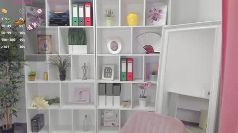 Snapshot of emabrownie chatting on January 17, 2025, 5:41 pm EmaBrownie online show from January 17, 2025, 5:41 pm