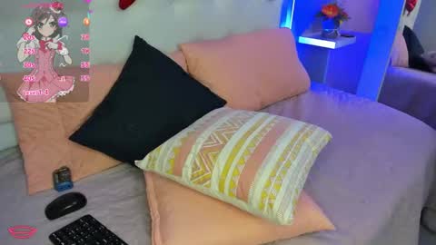 Snapshot of emalinda__hills chatting on February 17, 2025, 3:42 pm EMA online show from February 17, 2025, 3:42 pm