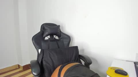 Snapshot of emattaylor chatting on January 22, 2025, 11:12 am . online show from January 22, 2025, 11:12 am