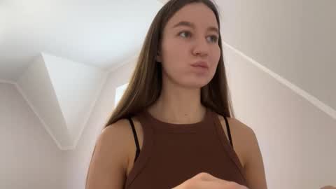 Snapshot of emberfamn chatting on November 5, 2025, 11:10 am Alina online show from November 5, 2025, 11:10 am