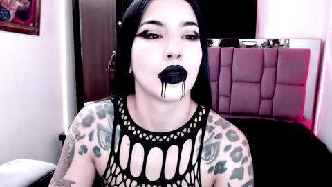 Snapshot of emearld_black chatting on January 20, 2025, 9:03 am Emerald Black online show from January 20, 2025, 9:03 am