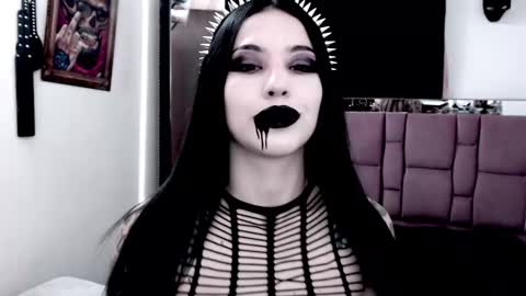 Snapshot of emearld_black chatting on January 25, 2025, 9:04 am Emerald Black online show from January 25, 2025, 9:04 am