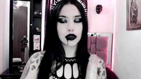 Snapshot of emearld_black chatting on February 19, 2025, 1:50 pm Emerald Black online show from February 19, 2025, 1:50 pm