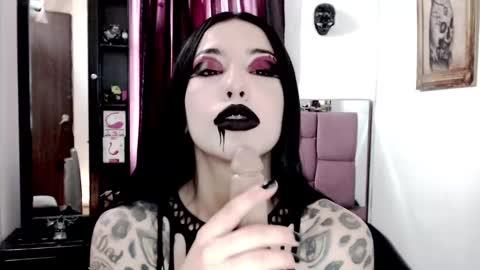 Snapshot of emearld_black chatting on March 3, 2025, 12:16 pm Emerald Black online show from March 3, 2025, 12:16 pm