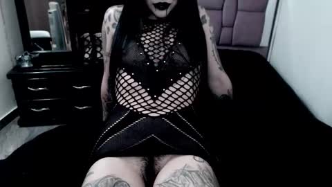 Snapshot of emearld_black chatting on September 21, 2025, 6:04 am Emerald Black online show from September 21, 2025, 6:04 am