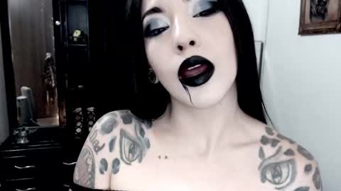 Snapshot of emearld_black chatting on September 29, 2025, 4:50 am Emerald Black online show from September 29, 2025, 4:50 am