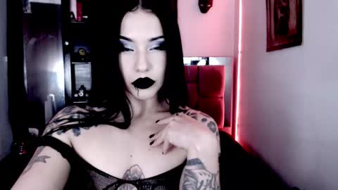 Snapshot of emearld_black chatting on April 27, 2026, 1:36 am Emerald Black online show from April 27, 2026, 1:36 am