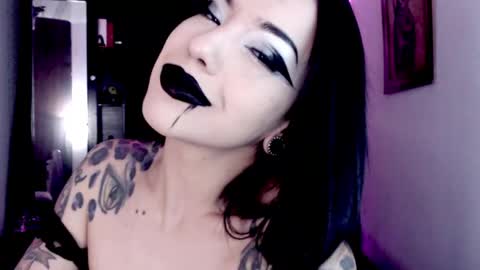 Snapshot of emearld_black chatting on May 23, 2026, 3:56 am Emerald Black online show from May 23, 2026, 3:56 am