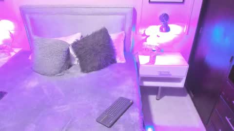 Snapshot of emelie_ch_ chatting on January 12, 2025, 2:03 am Emily  online show from January 12, 2025, 2:03 am