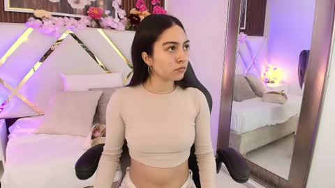 Snapshot of emelie_ch_ chatting on July 28, 2026, 7:26 am Emily online show from July 28, 2026, 7:26 am