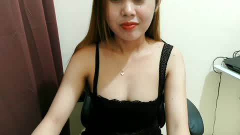 emely_18 online show from July 12, 2026, 1:18 am