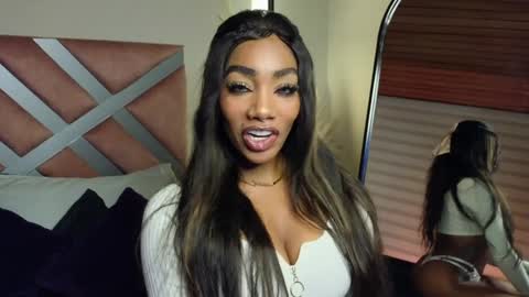 Snapshot of emely_brandon_ chatting on February 8, 2025, 11:24 pm anyelii online show from February 8, 2025, 11:24 pm