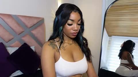 Snapshot of emely_brandon_ chatting on March 6, 2025, 5:00 pm anyelii online show from March 6, 2025, 5:00 pm