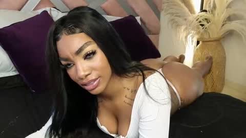 Snapshot of emely_brandon_ chatting on March 7, 2025, 7:05 pm anyelii online show from March 7, 2025, 7:05 pm