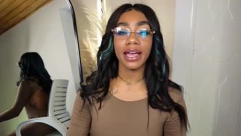 Snapshot of emely_brandon_ chatting on March 12, 2025, 4:46 pm anyelii online show from March 12, 2025, 4:46 pm