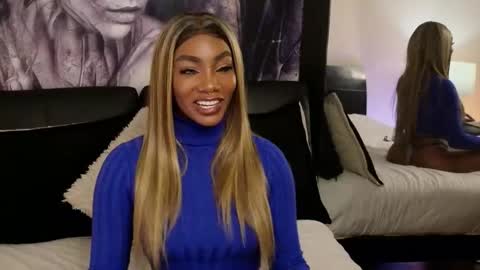 Snapshot of emely_brandon_ chatting on November 7, 2025, 4:23 am anyelii online show from November 7, 2025, 4:23 am