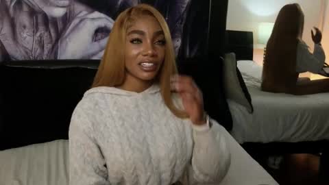 Snapshot of emely_brandon_ chatting on November 22, 2025, 4:33 am anyelii online show from November 22, 2025, 4:33 am