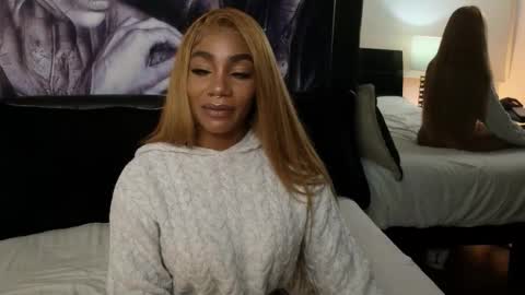 Snapshot of emely_brandon_ chatting on December 17, 2025, 8:53 am anyelii online show from December 17, 2025, 8:53 am