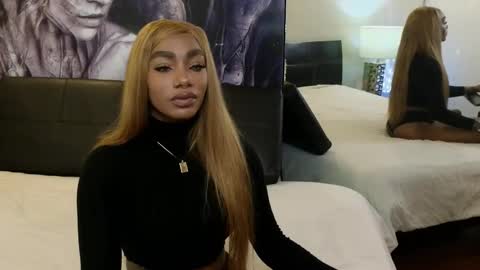 Snapshot of emely_brandon_ chatting on December 22, 2025, 9:50 am anyelii online show from December 22, 2025, 9:50 am