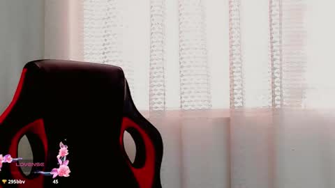 Snapshot of emely_peyton chatting on October 18, 2025, 1:56 pm emely_peyton online show from October 18, 2025, 1:56 pm